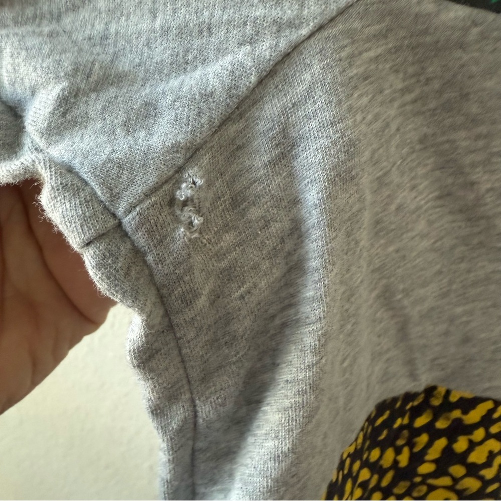 Nike Gray T-Shirt with Colorful Abstract Design - Picture 3 of 5